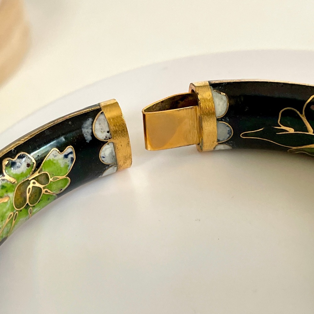 Vintage Black Cloisonne Enamel Floral Bangle Bracelet Hinged Gold Tone Clasp - Picture 7 of 8